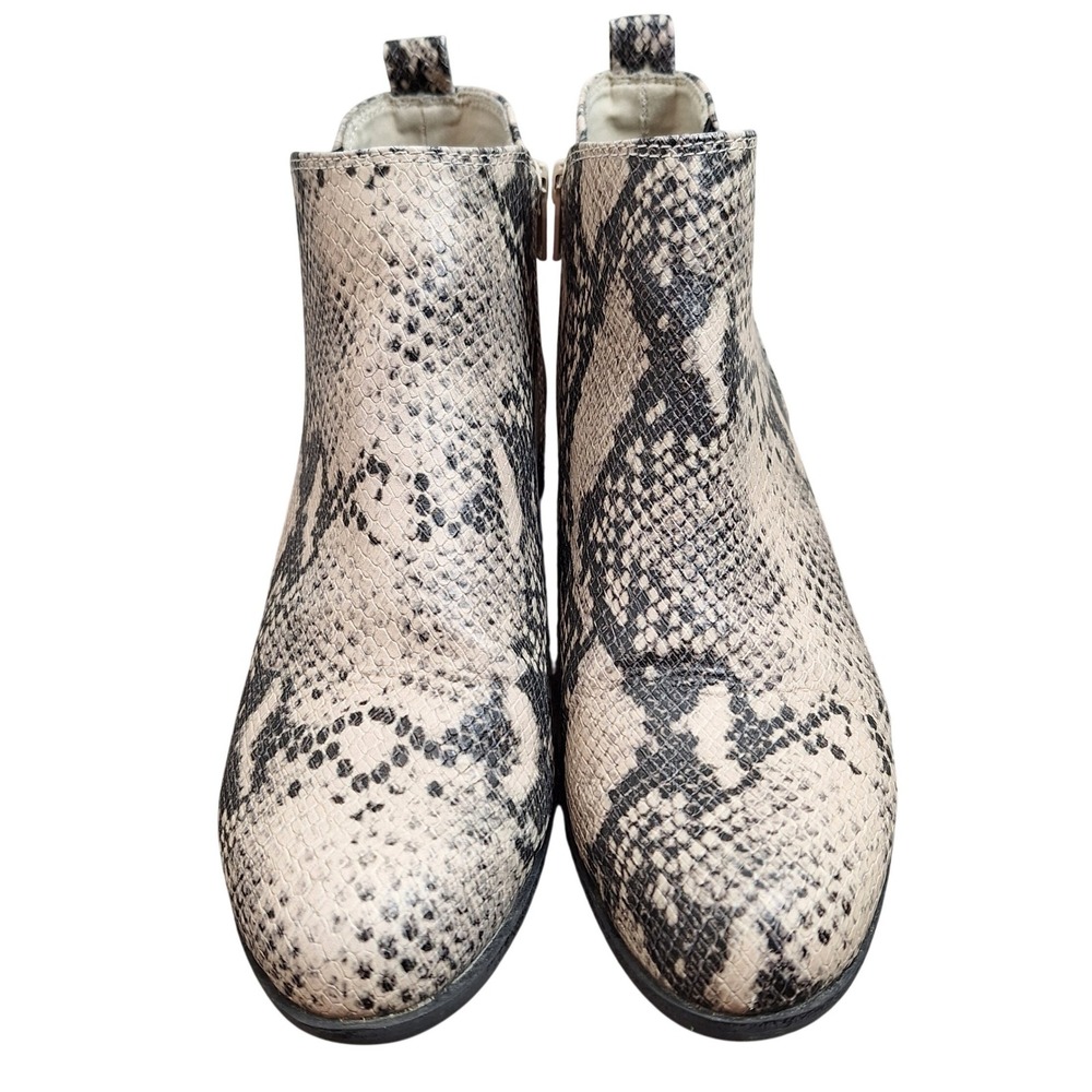 SO HANNOSNAKE Women's 9.5 Grey Snakeskin Print Memory Foam Ankle Boots Booties
